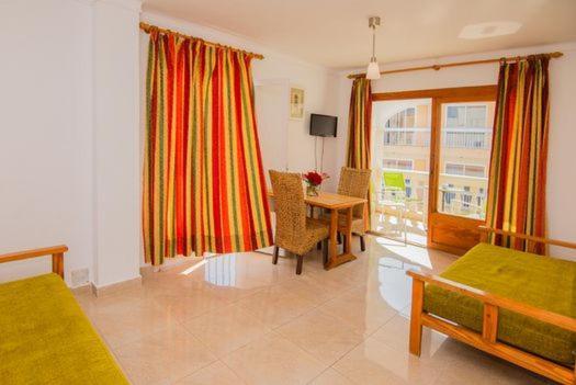Vistasol Hotel *